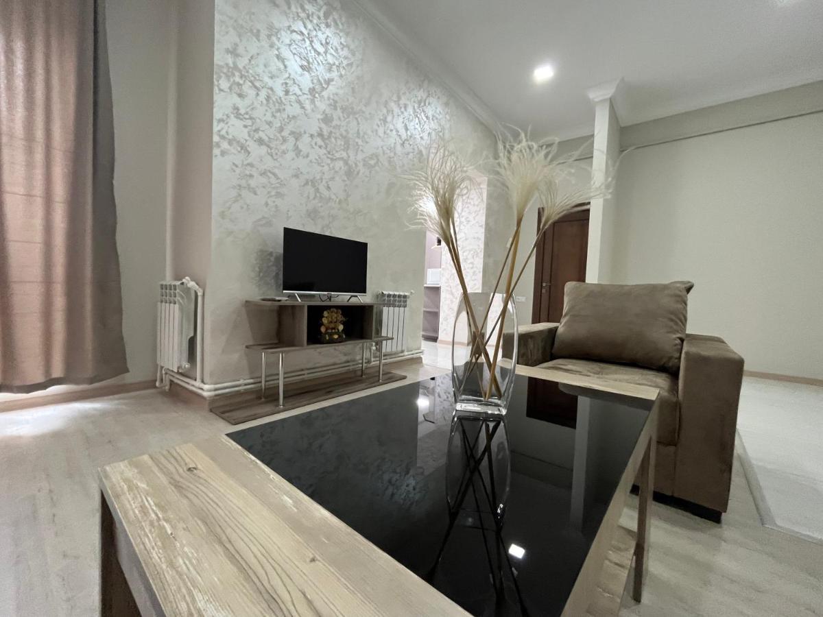 Appartement In Erivan Exterior foto